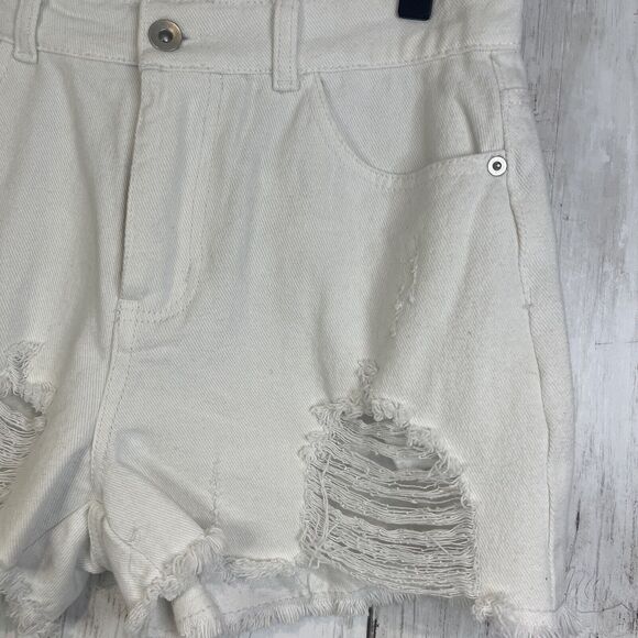 Chelsea & Violet C & V shorts womens size 28 white denim distressed festival - Picture 2 of 9